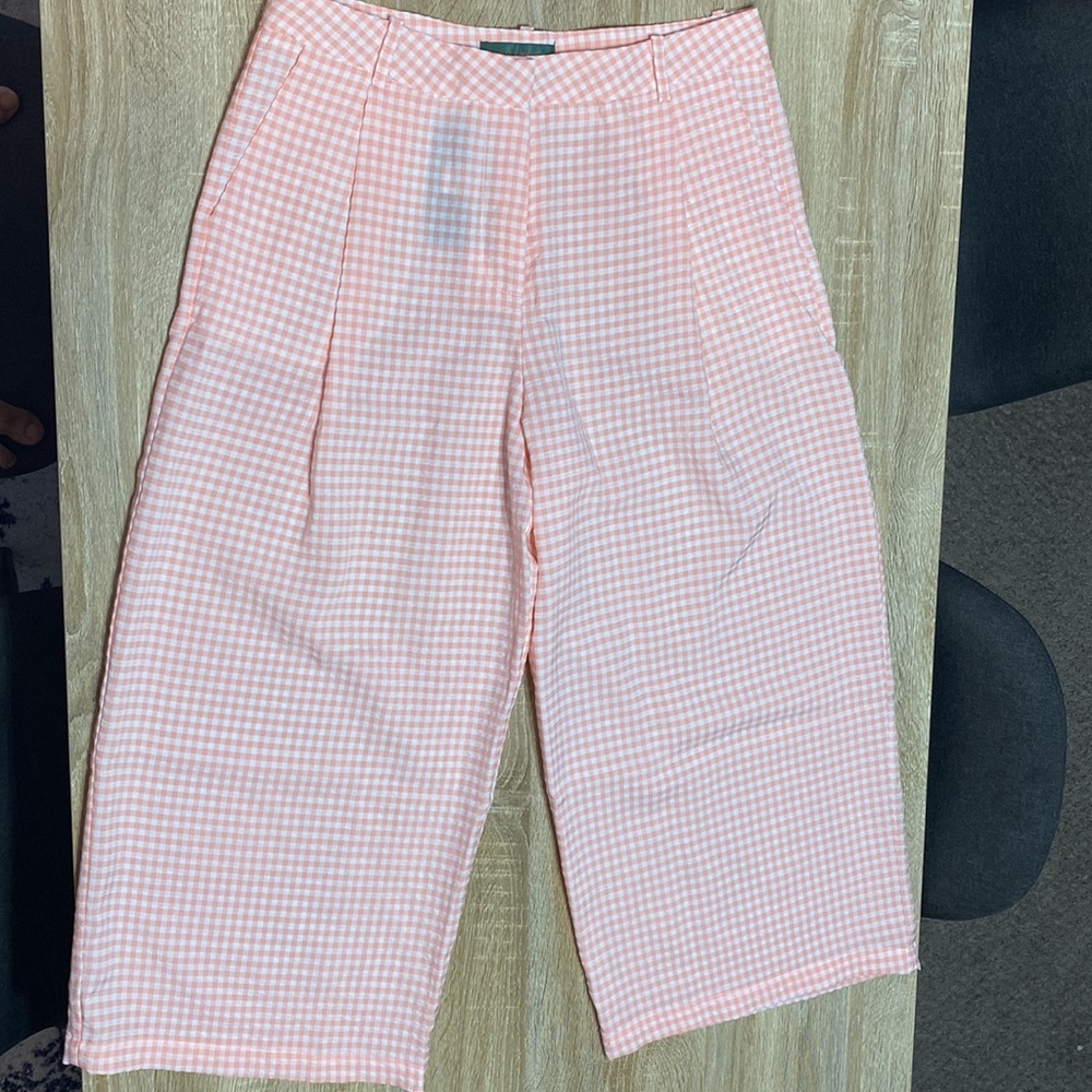 Signature 8 gingham wide leg pant.
